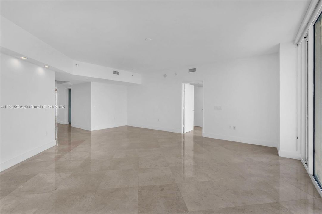 For Sale: $1,180,000 (2 beds, 2 baths, 1869 Square Feet)