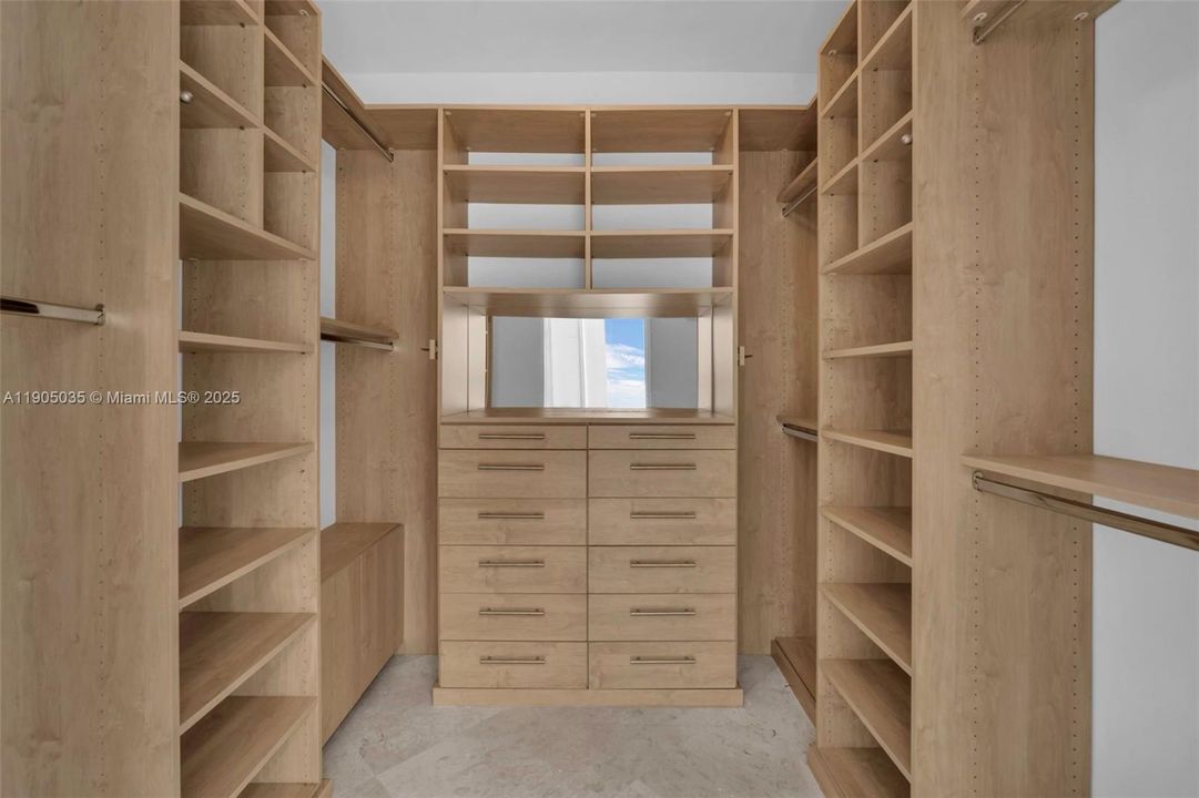 For Sale: $1,180,000 (2 beds, 2 baths, 1869 Square Feet)