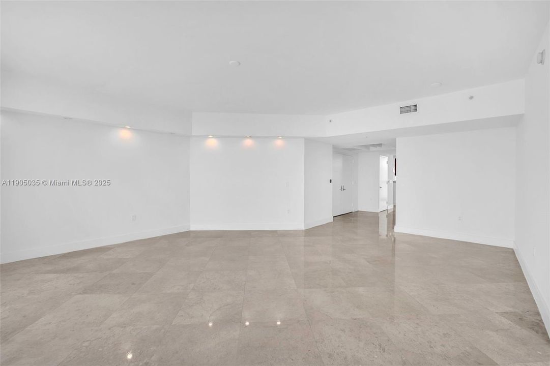 For Sale: $1,180,000 (2 beds, 2 baths, 1869 Square Feet)