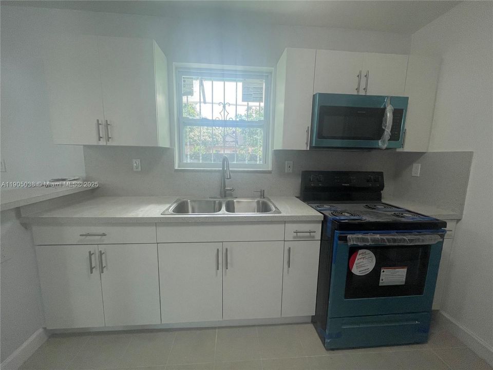 На продажу: $455,000 (3 спален, 2 ванн, 1224 Квадратных фут)