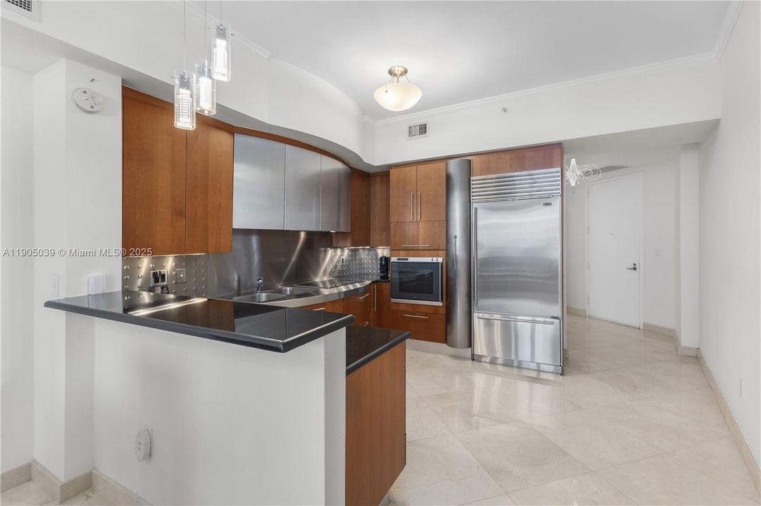 For Sale: $895,000 (1 beds, 1 baths, 1168 Square Feet)