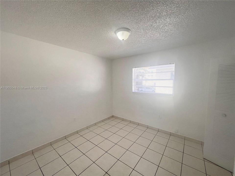 Recently Rented: $1,950 (2 beds, 1 baths, 5272 Square Feet)