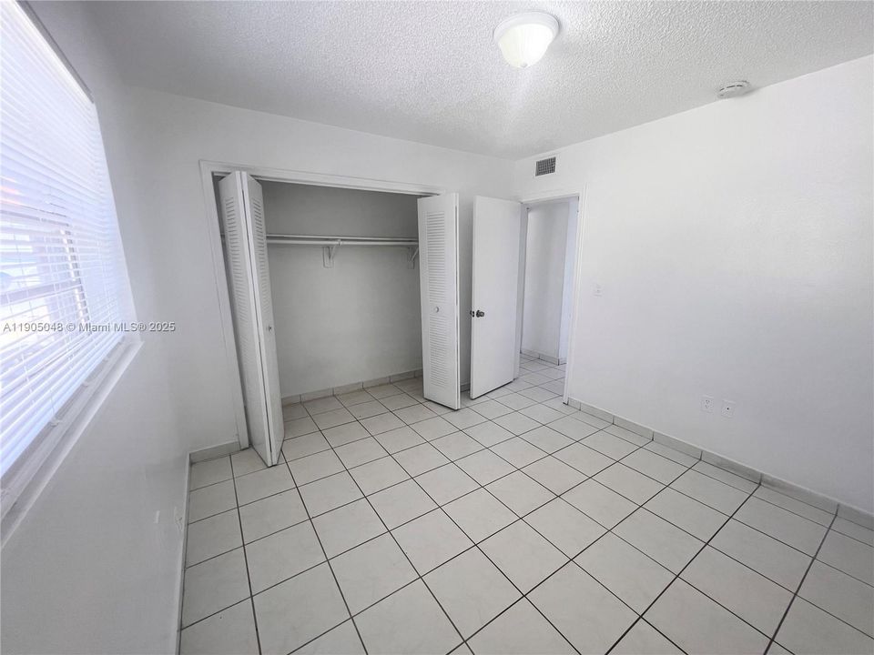 Recently Rented: $1,950 (2 beds, 1 baths, 5272 Square Feet)