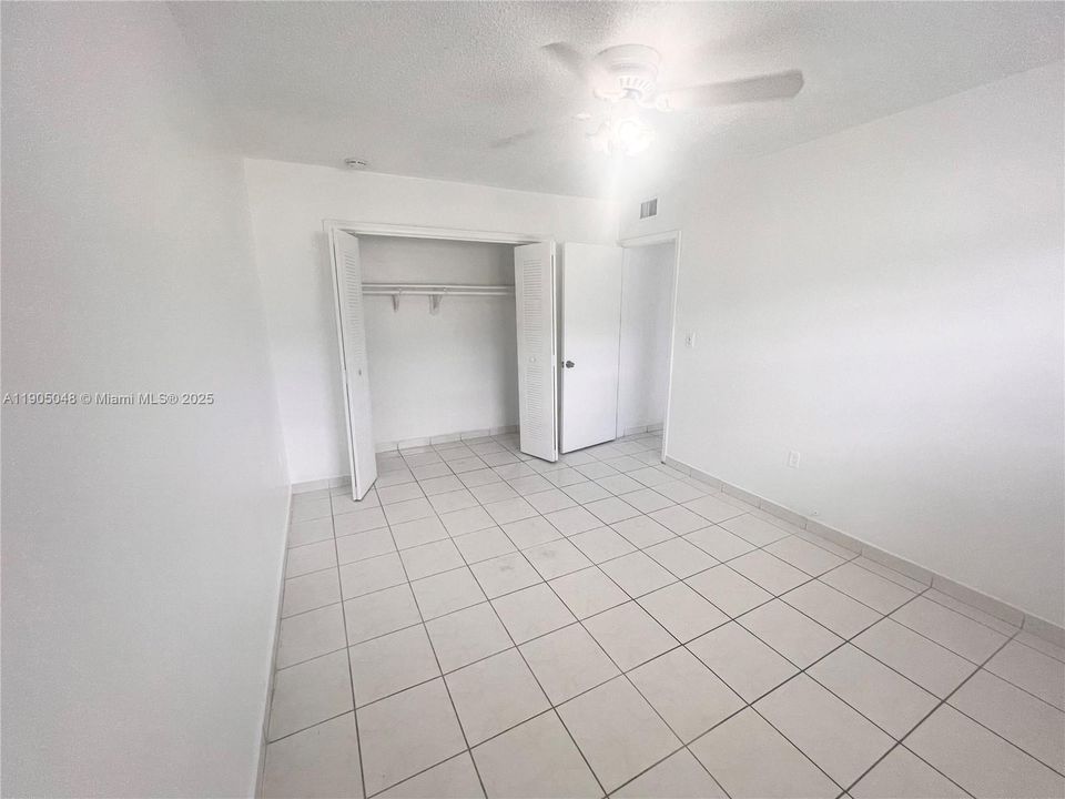 Recently Rented: $1,950 (2 beds, 1 baths, 5272 Square Feet)