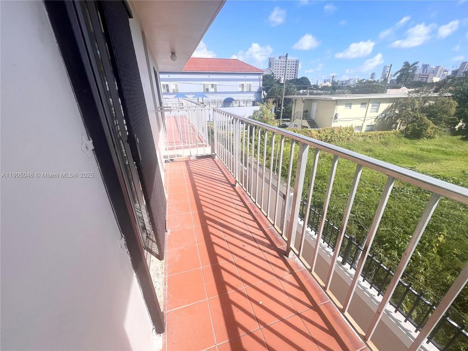 Recently Rented: $1,950 (2 beds, 1 baths, 5272 Square Feet)