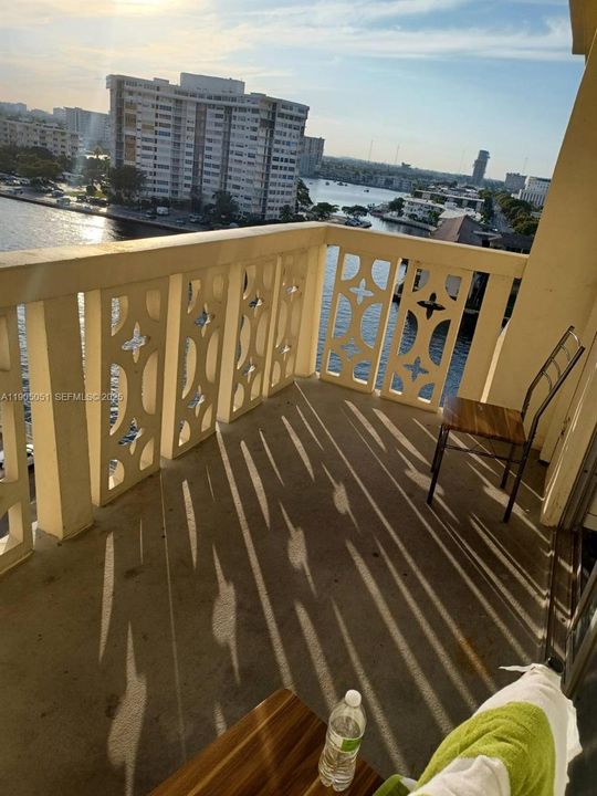 Active With Contract: $1,720 (1 beds, 1 baths, 780 Square Feet)