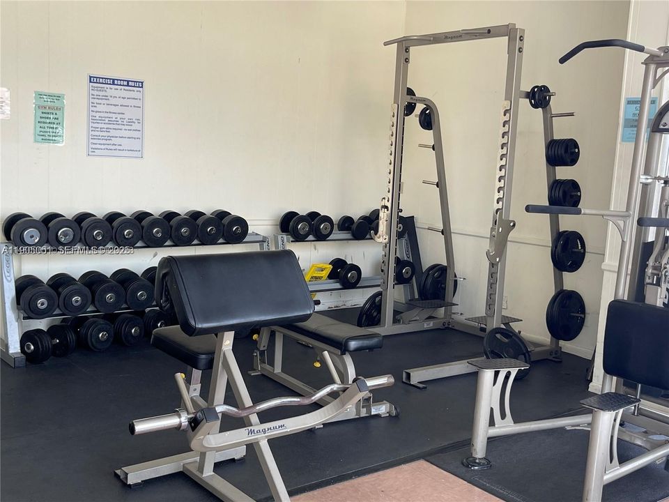 Active With Contract: $1,720 (1 beds, 1 baths, 780 Square Feet)