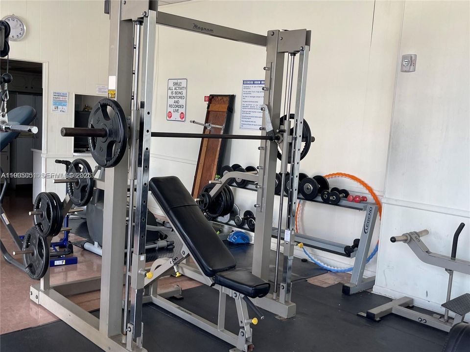 Active With Contract: $1,720 (1 beds, 1 baths, 780 Square Feet)