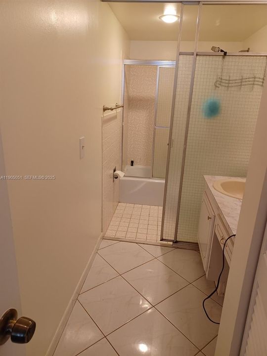Active With Contract: $1,720 (1 beds, 1 baths, 780 Square Feet)