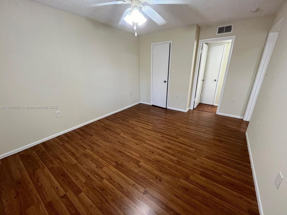 For Rent: $2,250 (1 beds, 1 baths, 747 Square Feet)