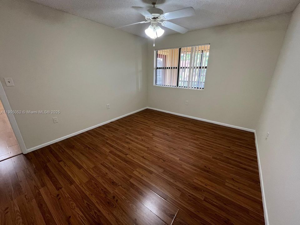 For Rent: $2,250 (1 beds, 1 baths, 747 Square Feet)