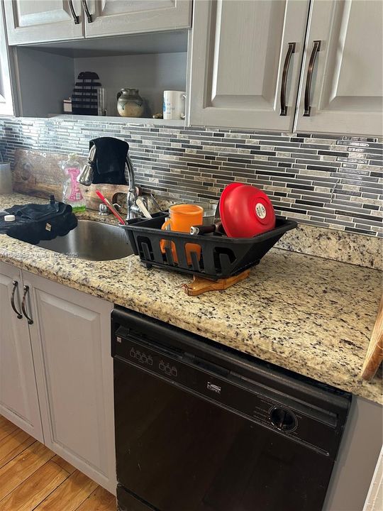 待售: $259,000 (3 贝兹, 2 浴室, 1430 平方英尺)