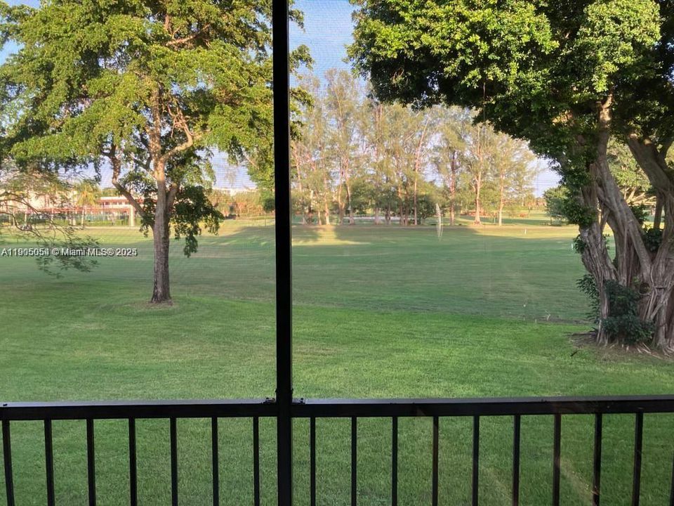 На продажу: $105,000 (2 спален, 1 ванн, 1050 Квадратных фут)