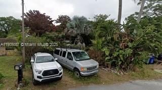 For Sale: $209,900 (2 beds, 1 baths, 1060 Square Feet)