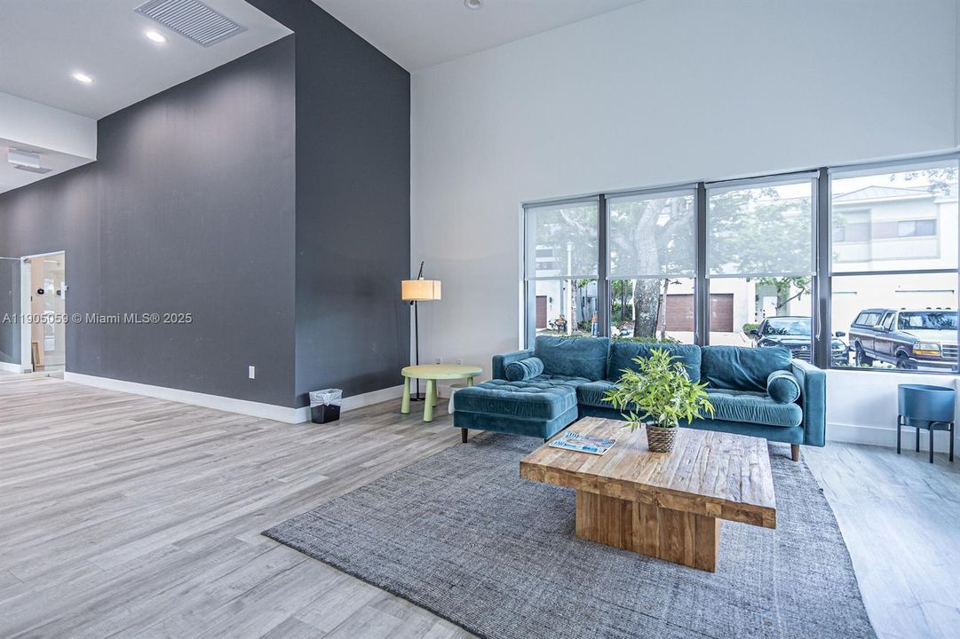 Active With Contract: $3,000 (2 beds, 2 baths, 1520 Square Feet)