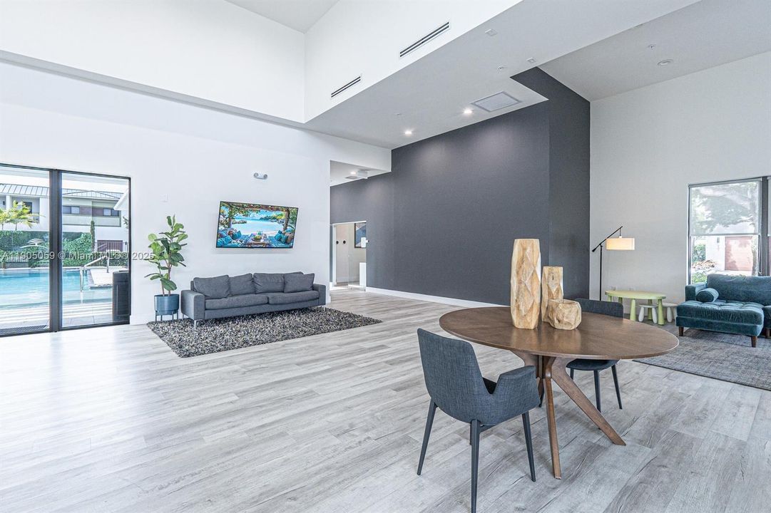 Active With Contract: $3,000 (2 beds, 2 baths, 1520 Square Feet)