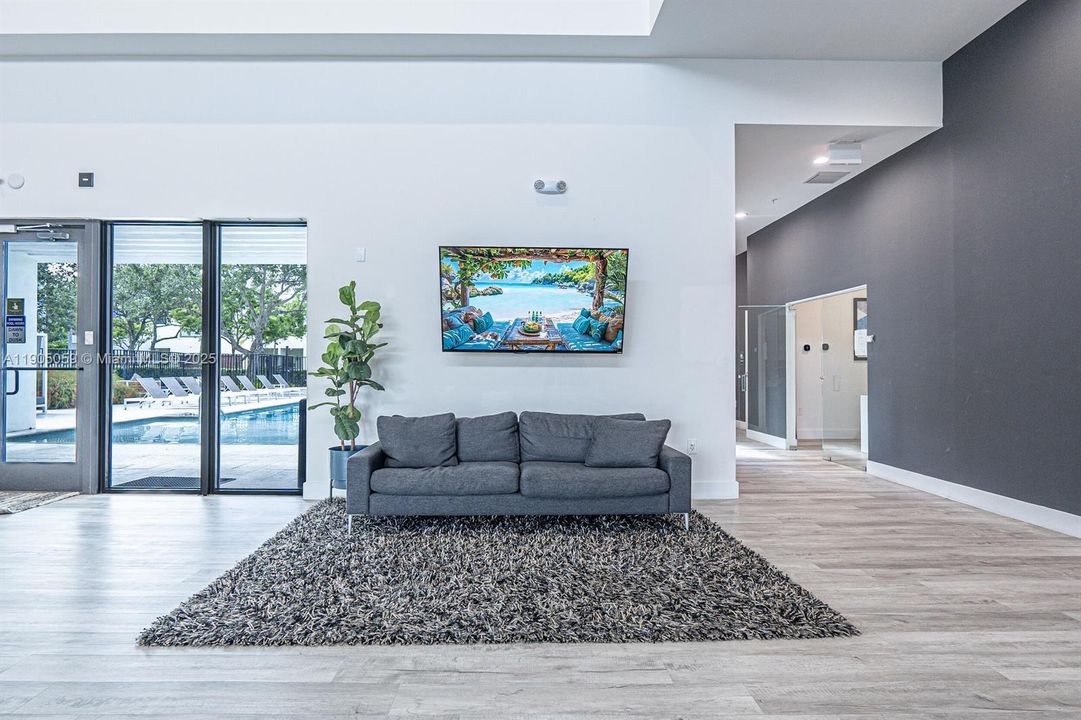 Active With Contract: $3,000 (2 beds, 2 baths, 1520 Square Feet)