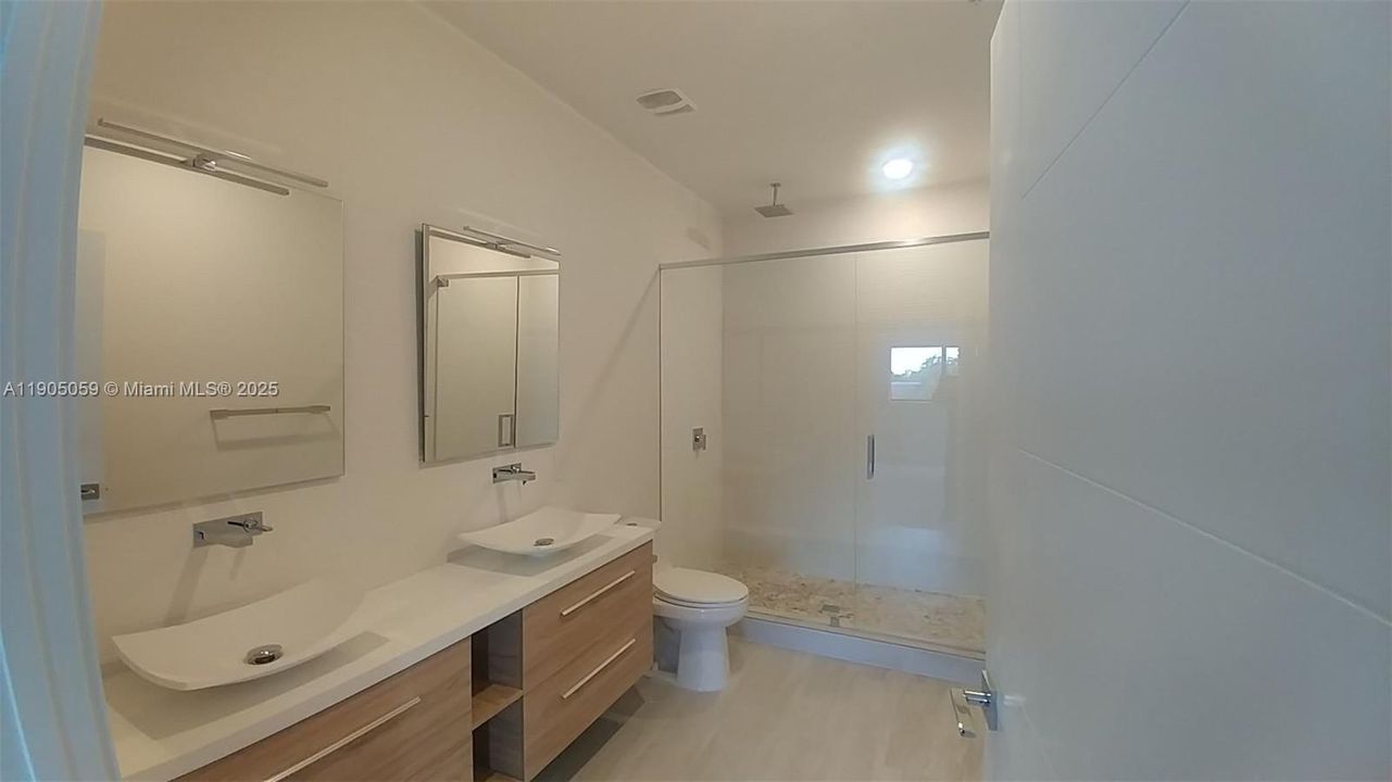 Active With Contract: $3,000 (2 beds, 2 baths, 1520 Square Feet)