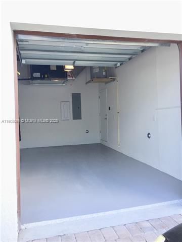 Active With Contract: $3,000 (2 beds, 2 baths, 1520 Square Feet)