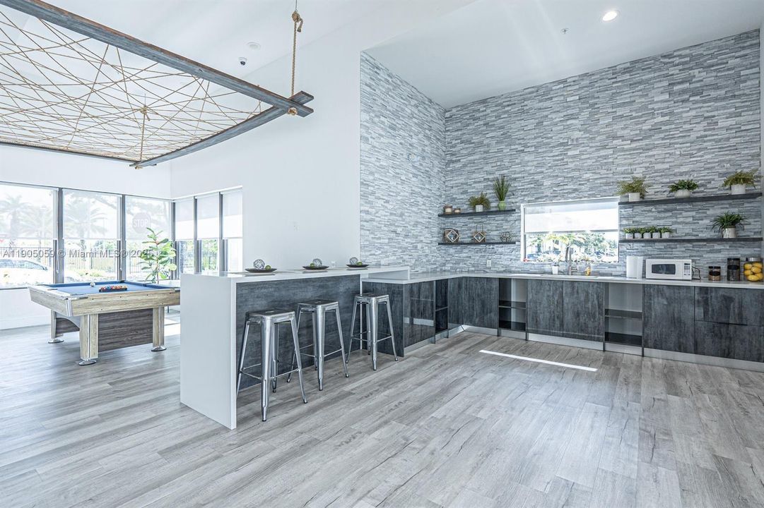 Active With Contract: $3,000 (2 beds, 2 baths, 1520 Square Feet)