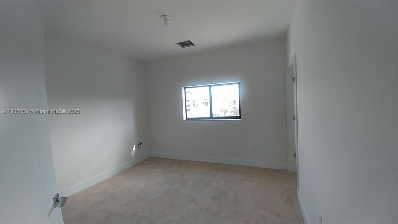 Active With Contract: $3,000 (2 beds, 2 baths, 1520 Square Feet)