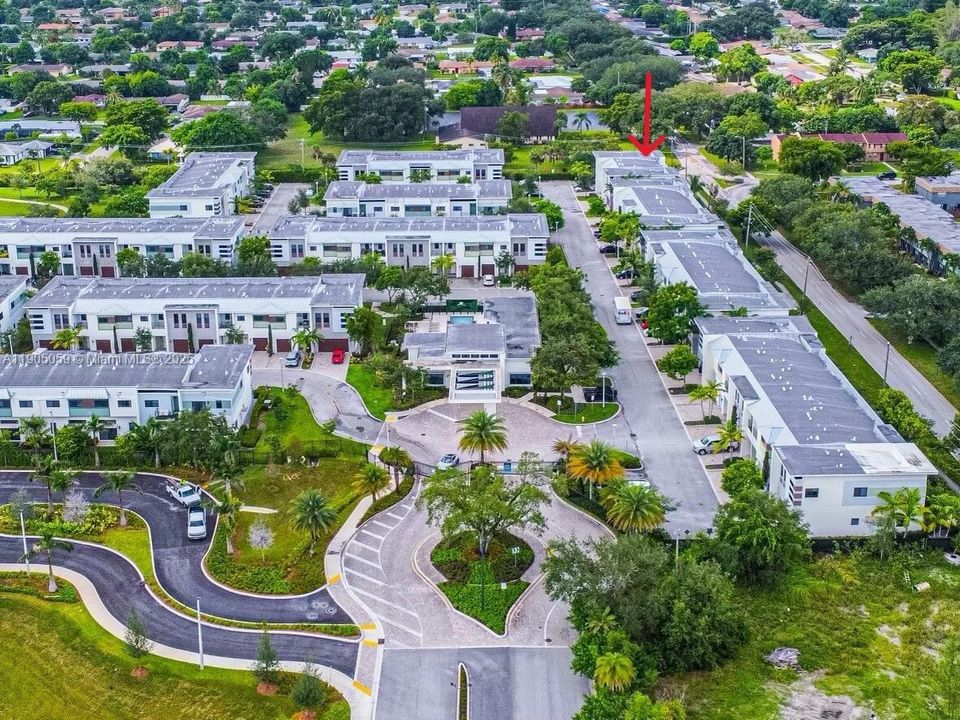 Active With Contract: $3,000 (2 beds, 2 baths, 1520 Square Feet)