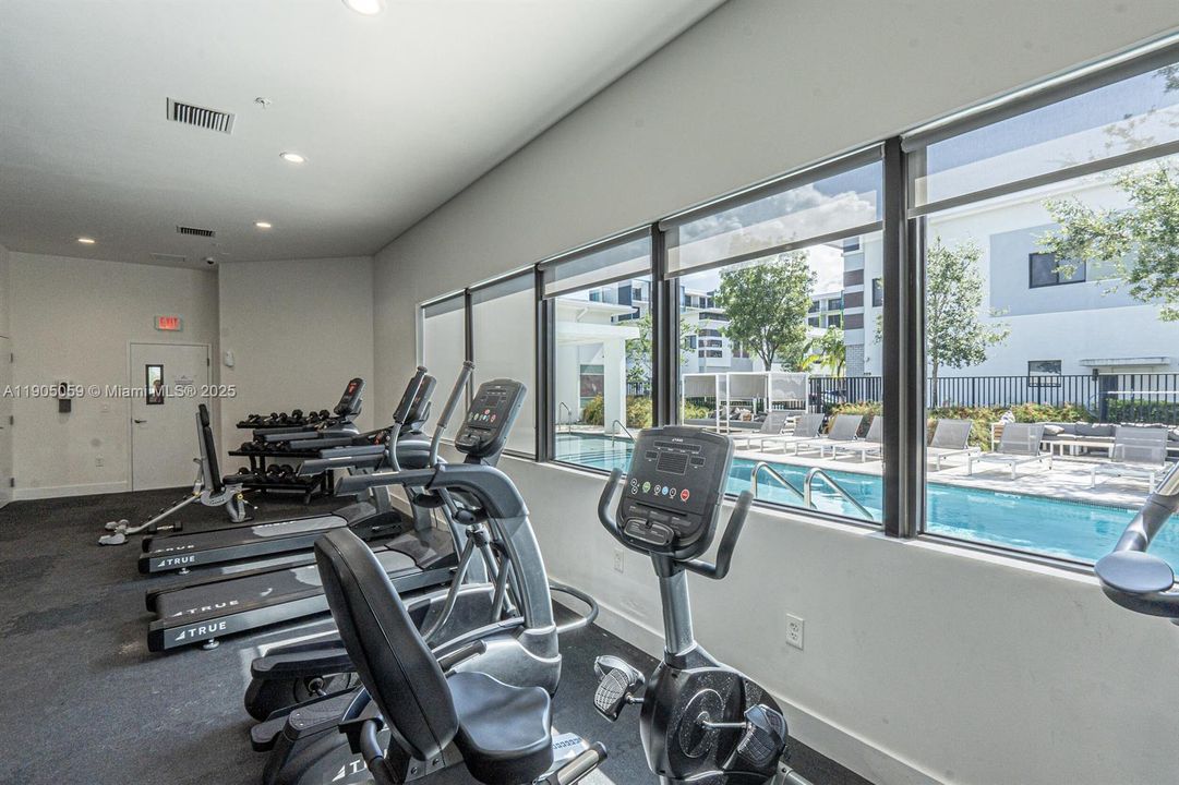 Active With Contract: $3,000 (2 beds, 2 baths, 1520 Square Feet)