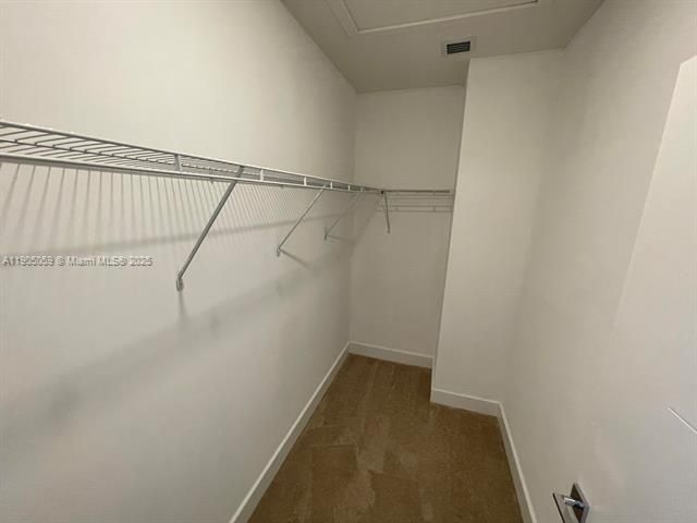 Active With Contract: $3,000 (2 beds, 2 baths, 1520 Square Feet)