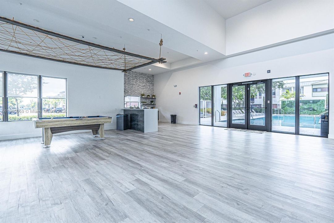 Active With Contract: $3,000 (2 beds, 2 baths, 1520 Square Feet)