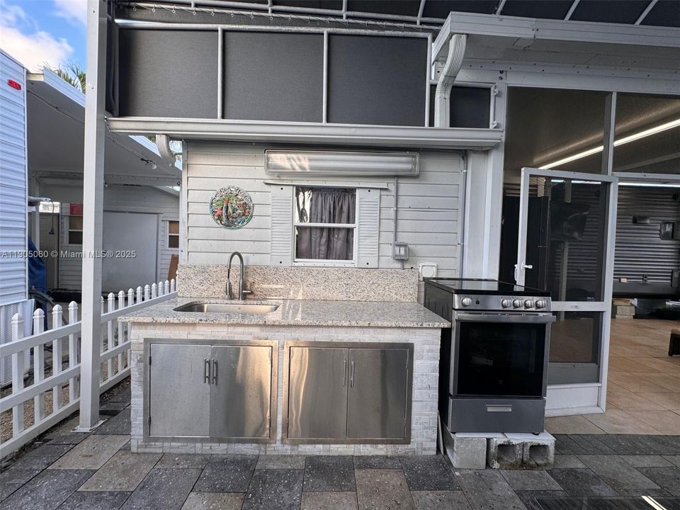 Outdoor kitchen area