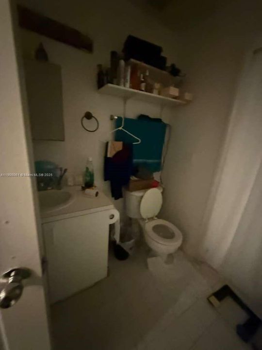 合同活跃: $359,900 (4 贝兹, 2 浴室, 1200 平方英尺)