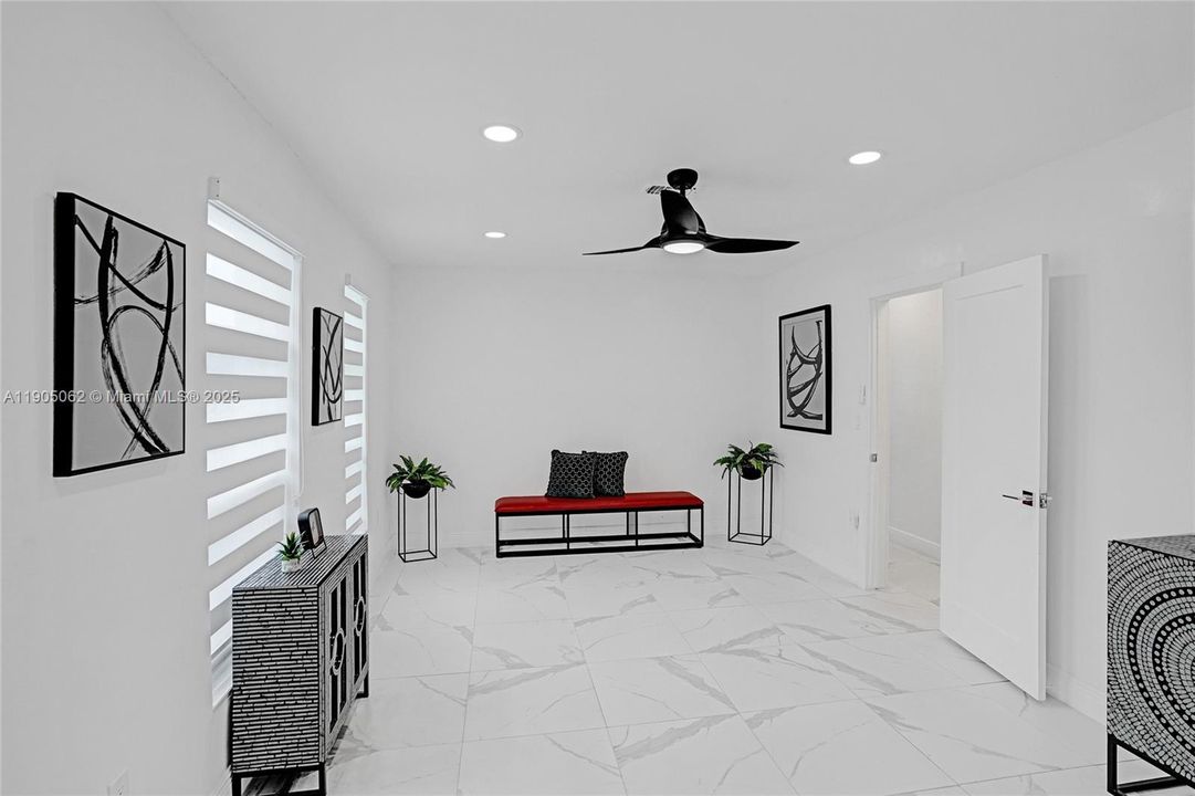 For Sale: $600,000 (3 beds, 2 baths, 1233 Square Feet)