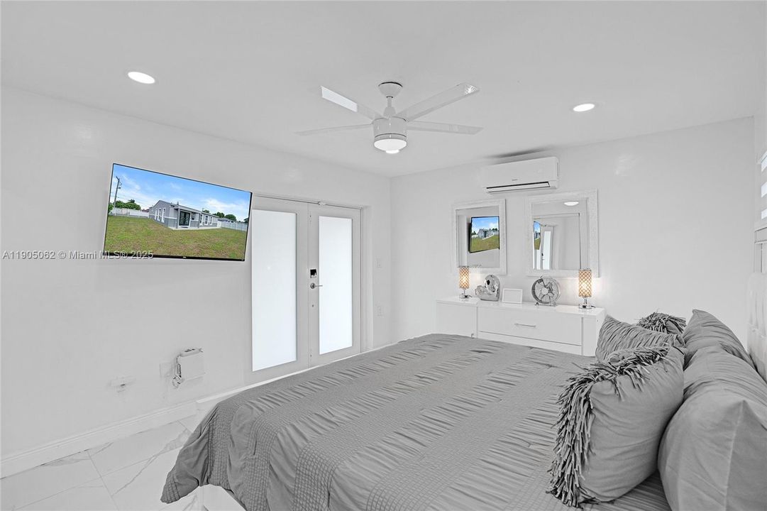 For Sale: $600,000 (3 beds, 2 baths, 1233 Square Feet)