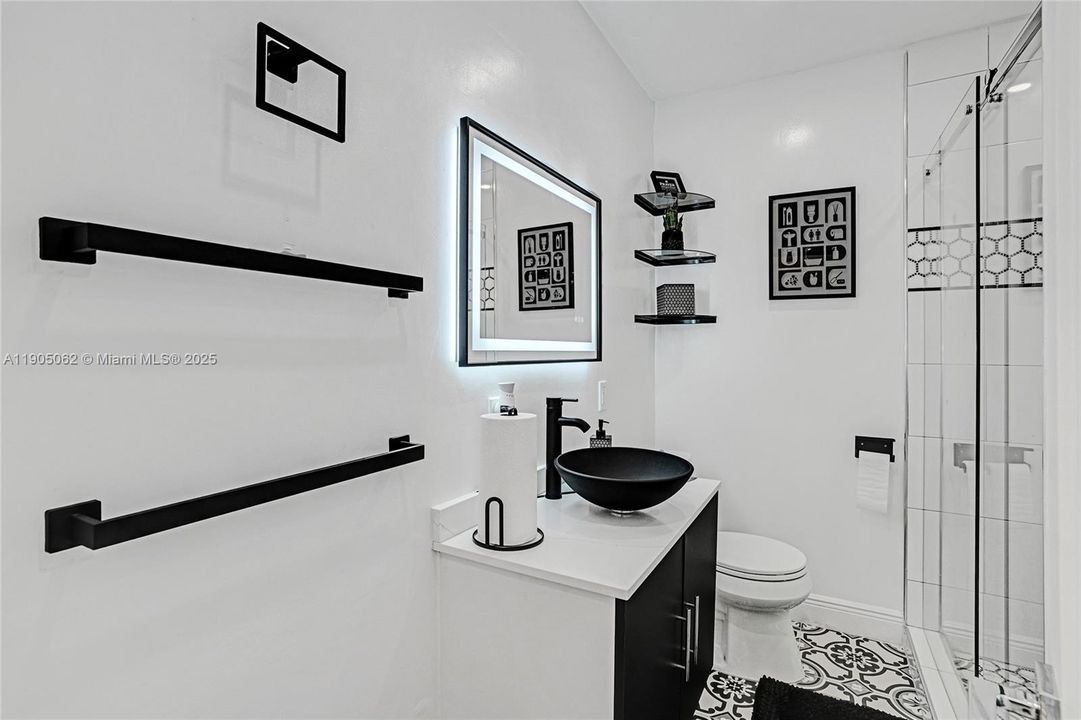 For Sale: $600,000 (3 beds, 2 baths, 1233 Square Feet)