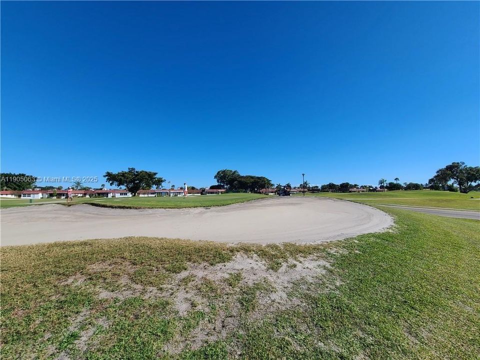 For Sale: $209,000 (2 beds, 2 baths, 880 Square Feet)