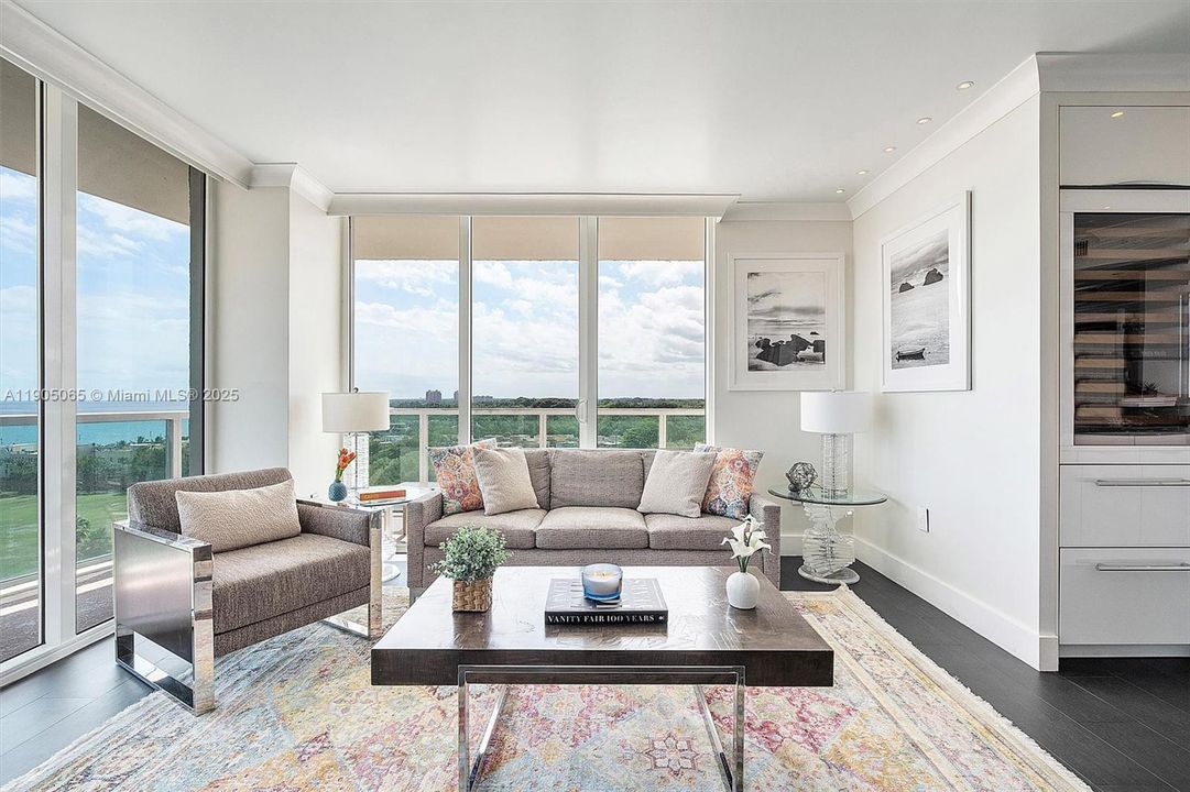 For Sale: $1,237,000 (2 beds, 2 baths, 1098 Square Feet)