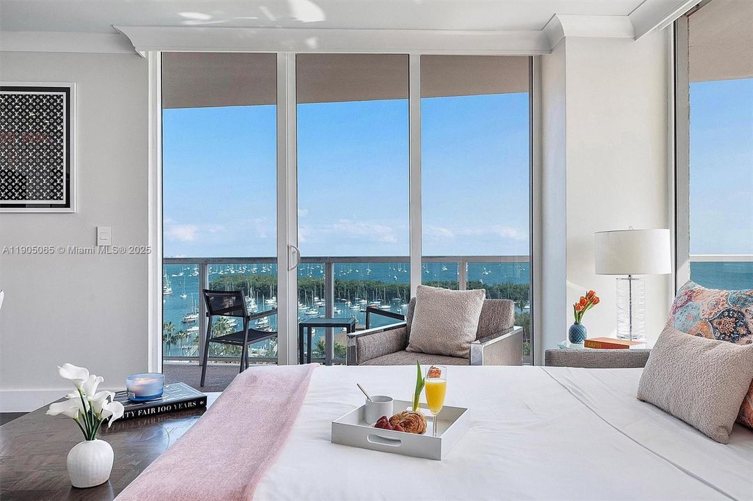 For Sale: $1,237,000 (2 beds, 2 baths, 1098 Square Feet)