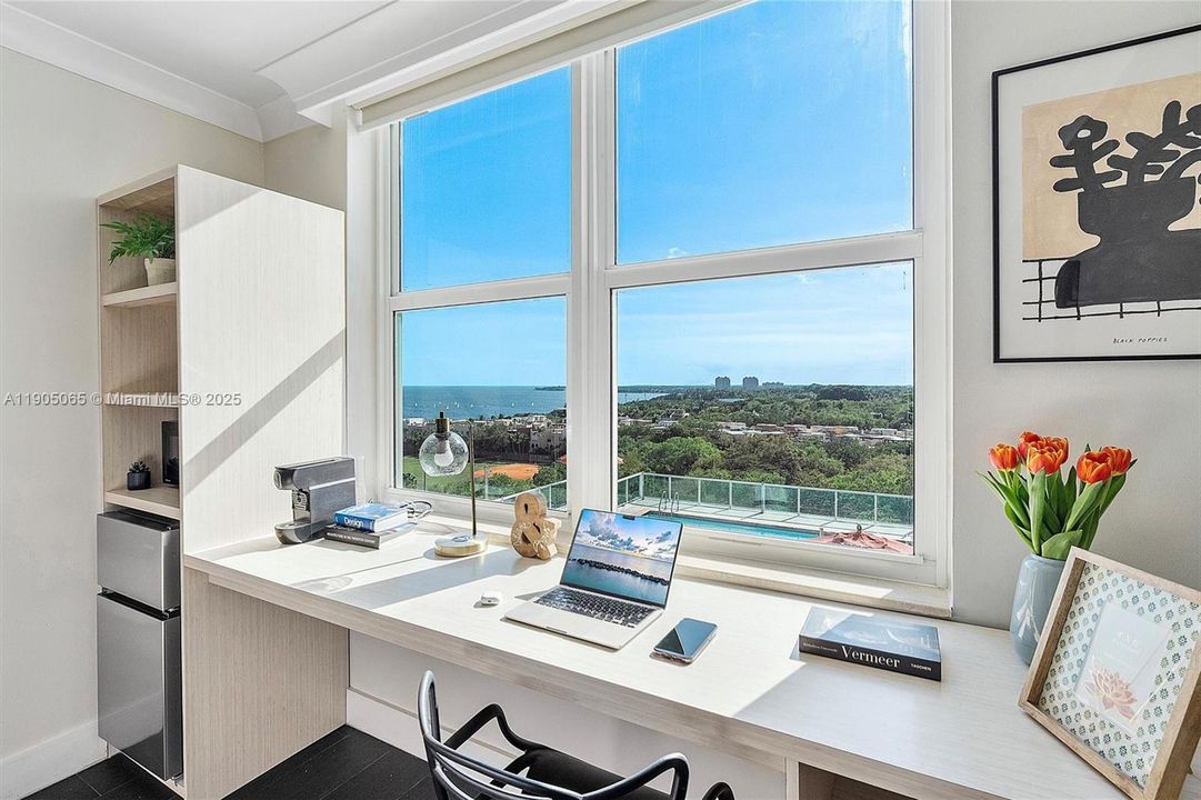 For Sale: $1,237,000 (2 beds, 2 baths, 1098 Square Feet)