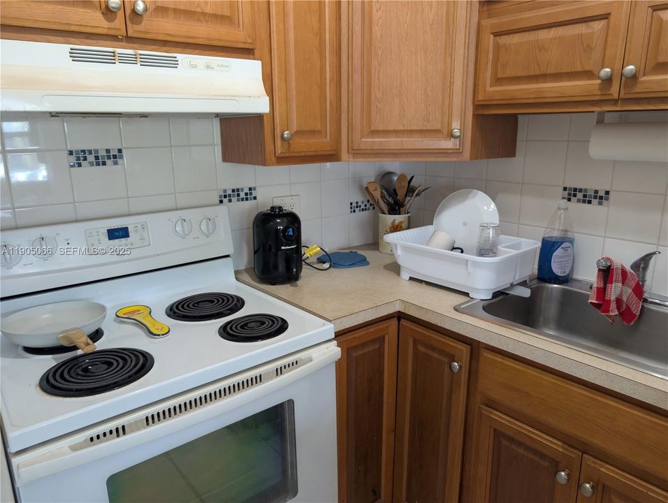 待售: $104,500 (1 贝兹, 1 浴室, 600 平方英尺)