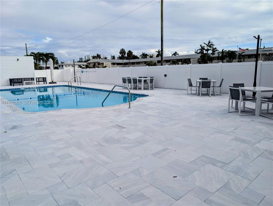 待售: $104,500 (1 贝兹, 1 浴室, 600 平方英尺)