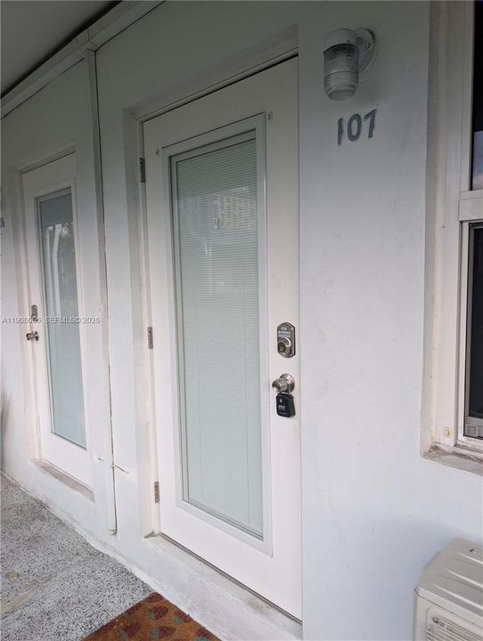 待售: $104,500 (1 贝兹, 1 浴室, 600 平方英尺)