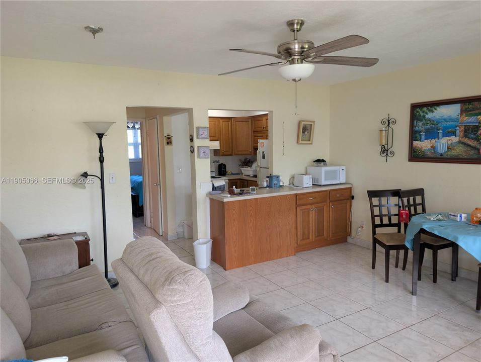 待售: $104,500 (1 贝兹, 1 浴室, 600 平方英尺)