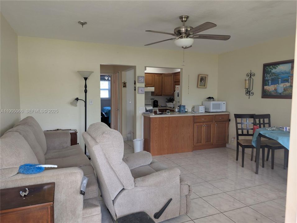 待售: $104,500 (1 贝兹, 1 浴室, 600 平方英尺)