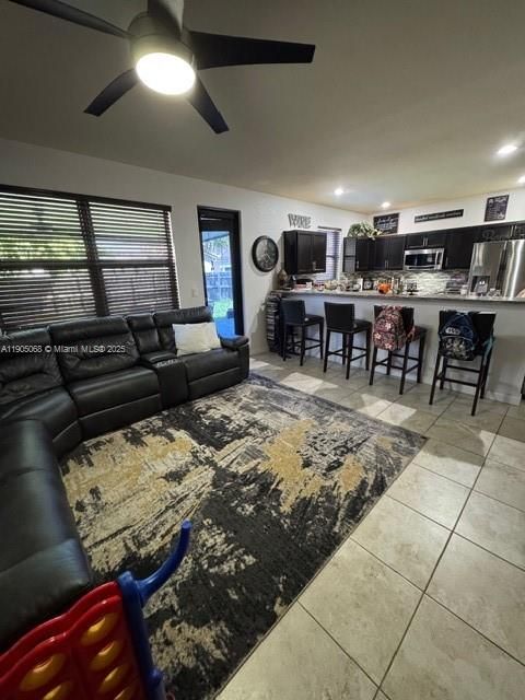 For Sale: $585,000 (4 beds, 2 baths, 2600 Square Feet)