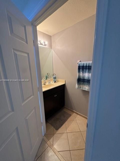 downstairs half bathroom