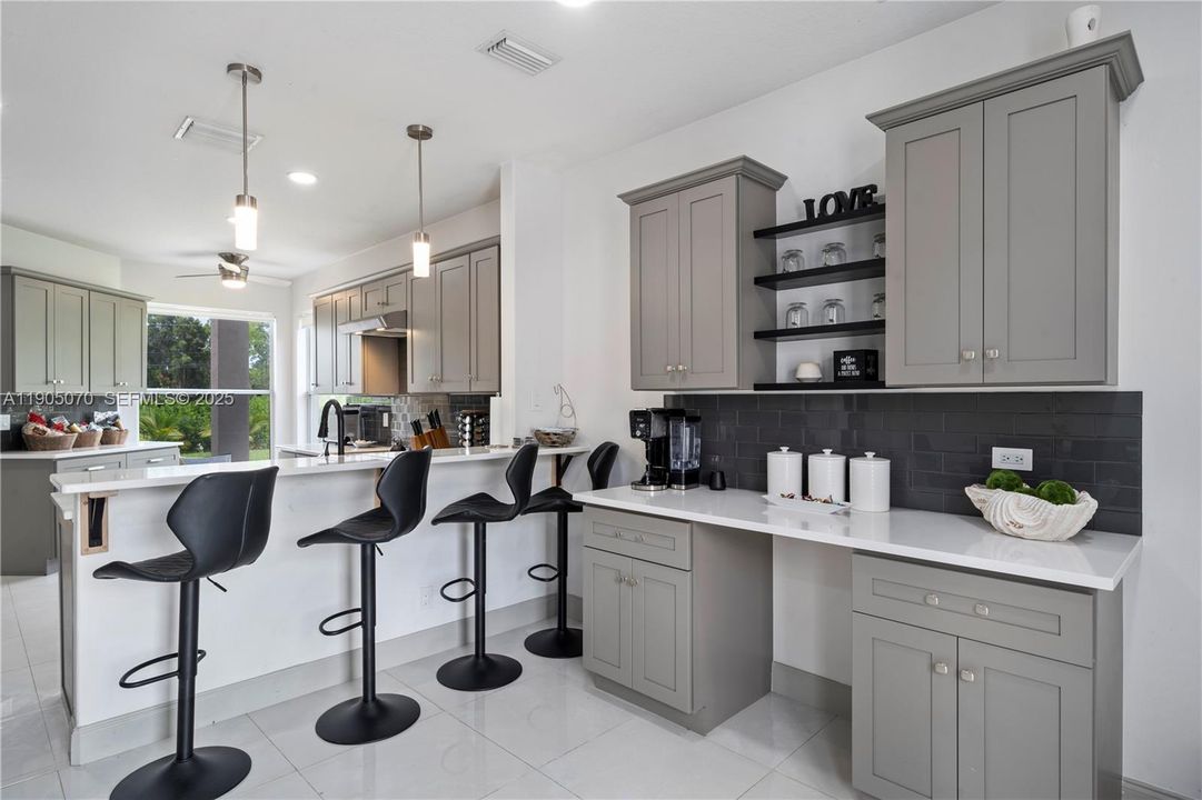 В аренду: $5,600 (3 спален, 2 ванн, 2212 Квадратных фут)