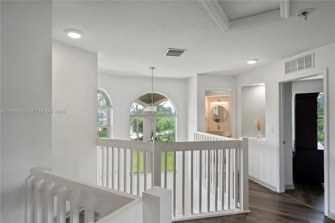 В аренду: $5,600 (3 спален, 2 ванн, 2212 Квадратных фут)