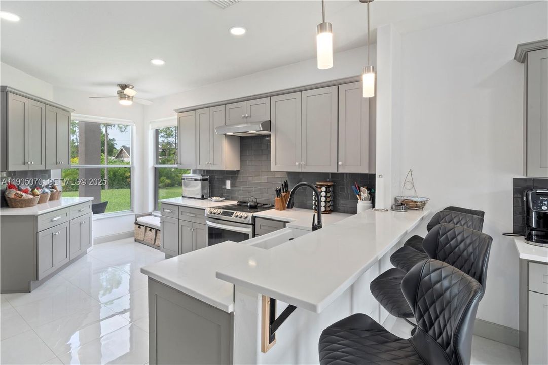 В аренду: $5,600 (3 спален, 2 ванн, 2212 Квадратных фут)