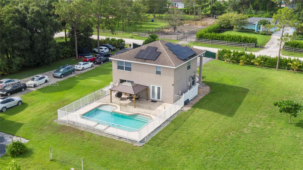 В аренду: $5,600 (3 спален, 2 ванн, 2212 Квадратных фут)