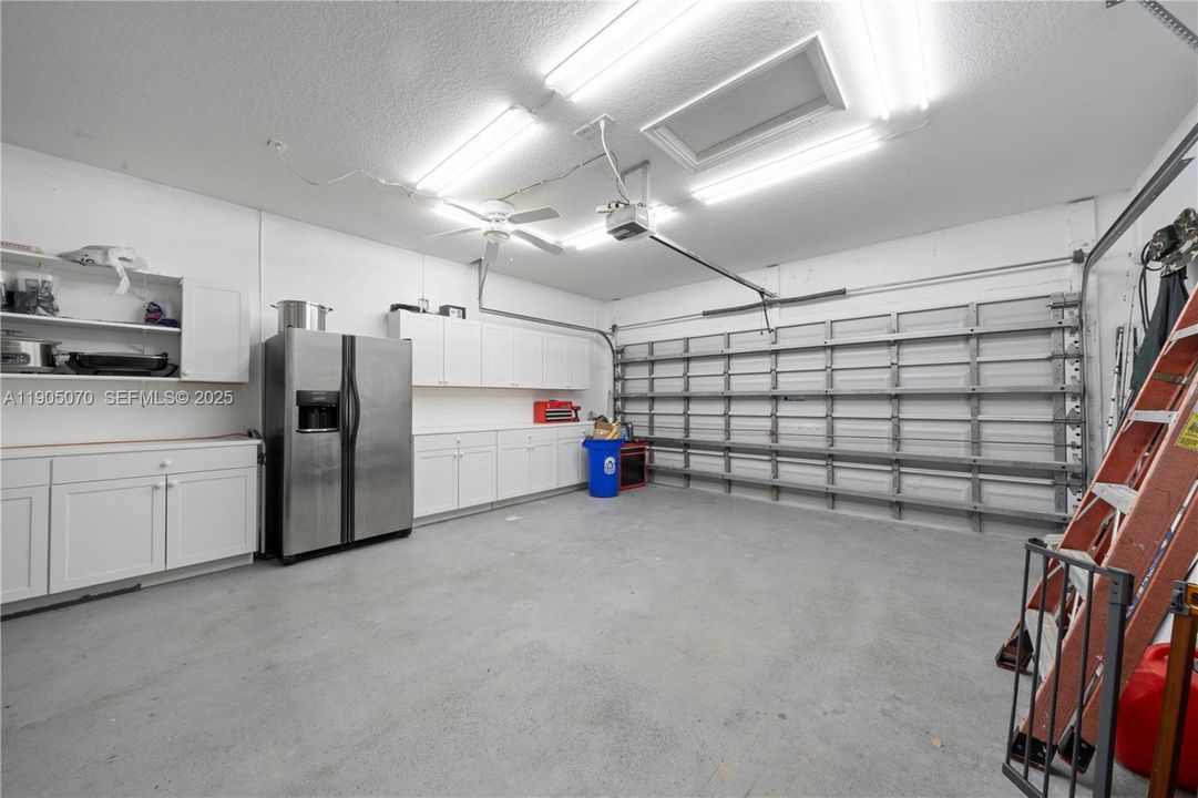 В аренду: $5,600 (3 спален, 2 ванн, 2212 Квадратных фут)